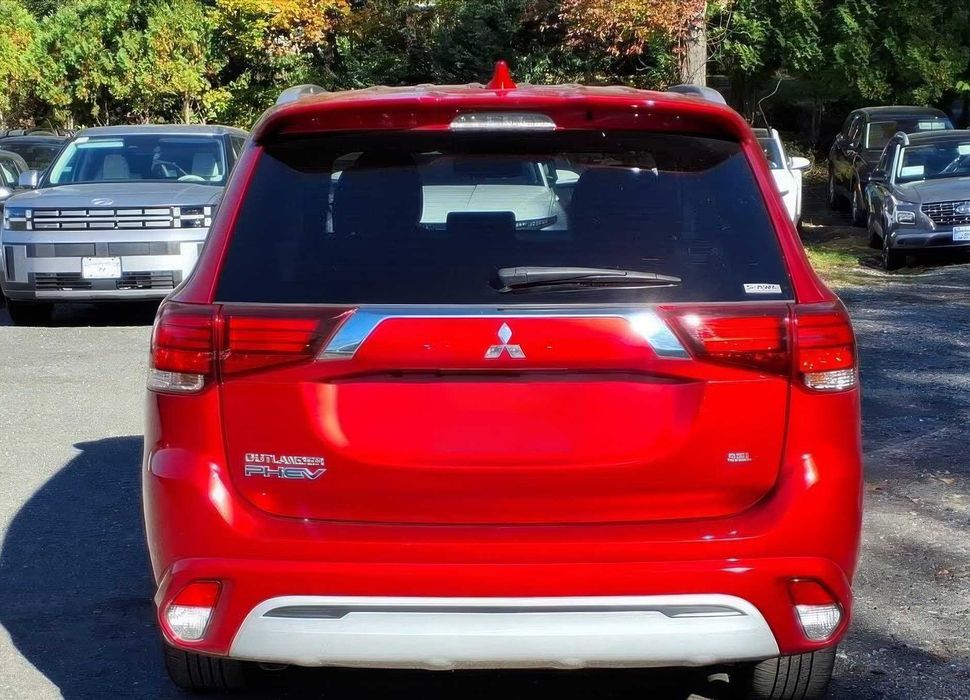 Mitsubishi Outlander PHEV SEL      2022