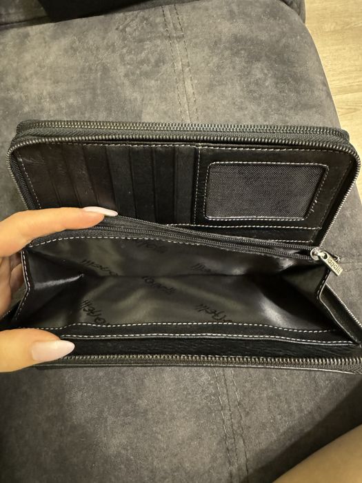 Чоловічий гаманець-клатч.