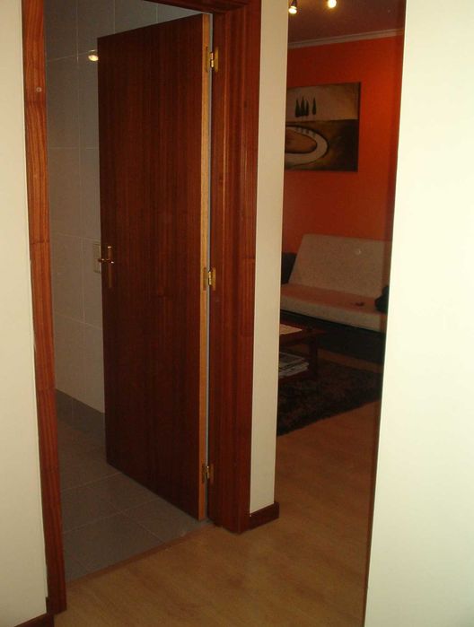 Condomínio Terraços da Arrábida -Apartamento 2 assoalhadas com Garagem - Permite apoio á renda - Porta 65
