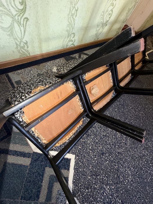 Продам 4 стула под реставрацию