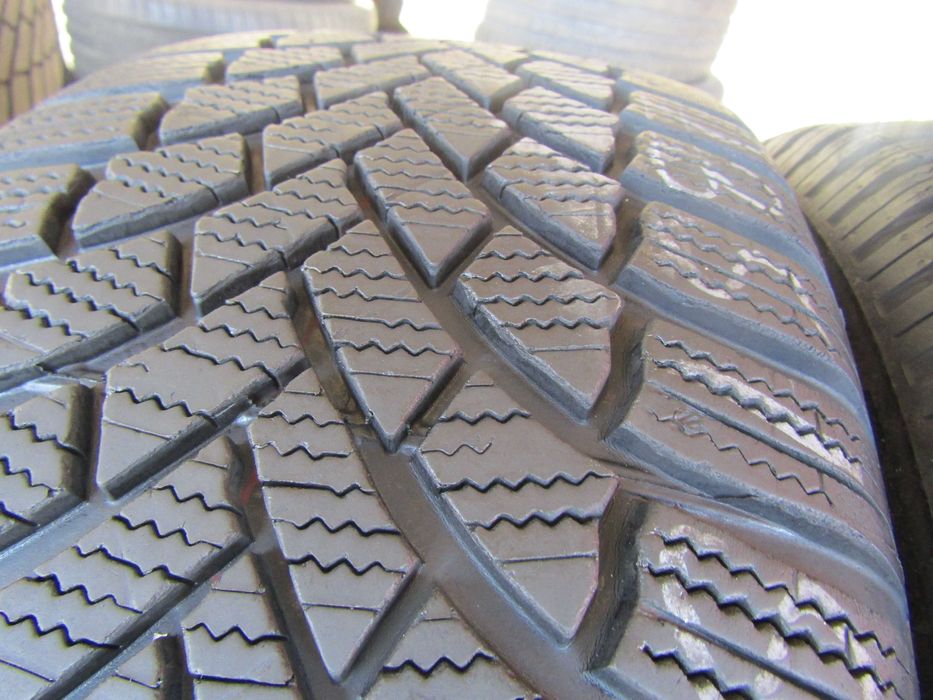 235/55R18 Bridgestone BLIZZAK LM005 2szt 6mm 104H 2021R
