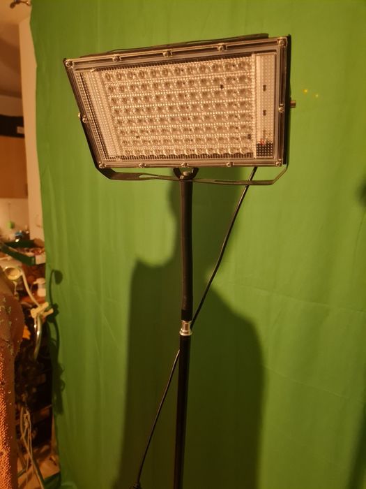 Urządzenie do terapii czerwonym światłem 660 led stojak