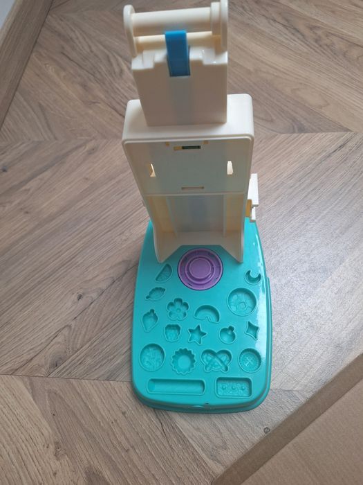 Play-doh, Ciastolina Lodziarnia Tęczowe Zakręcone Lody