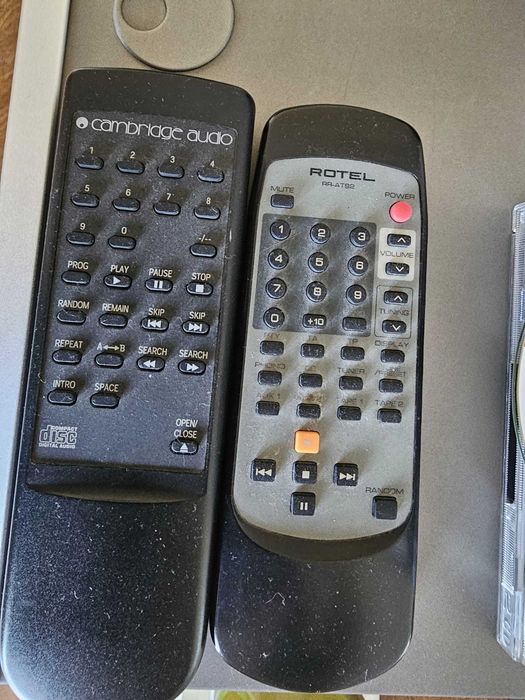 Rotel RB-03 + RC-03, Cambridge Audio D500SE