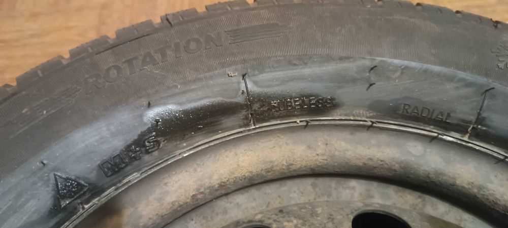 Продам зимові шини на дисках r13