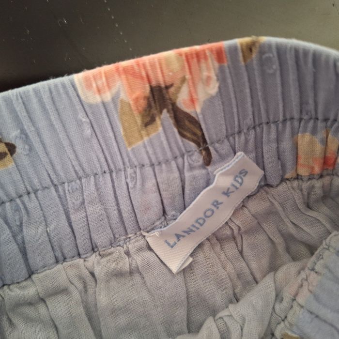 Saia muito elegante para menina