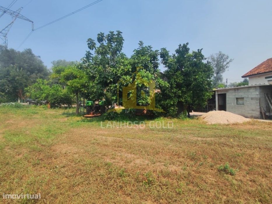 Terreno com Bungalow, perto do Rio de Verim