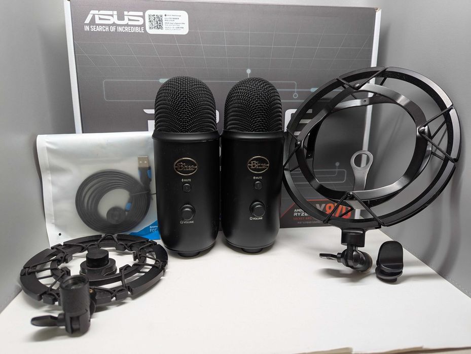 Мікрофон Logitech Blue Yeti без підставки в комплекті кабель та перехідник на пантограф