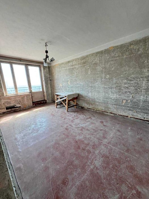 Продам велику 2-кімнатну квартиру під ремонт вул. Салтівське шосе 240а
