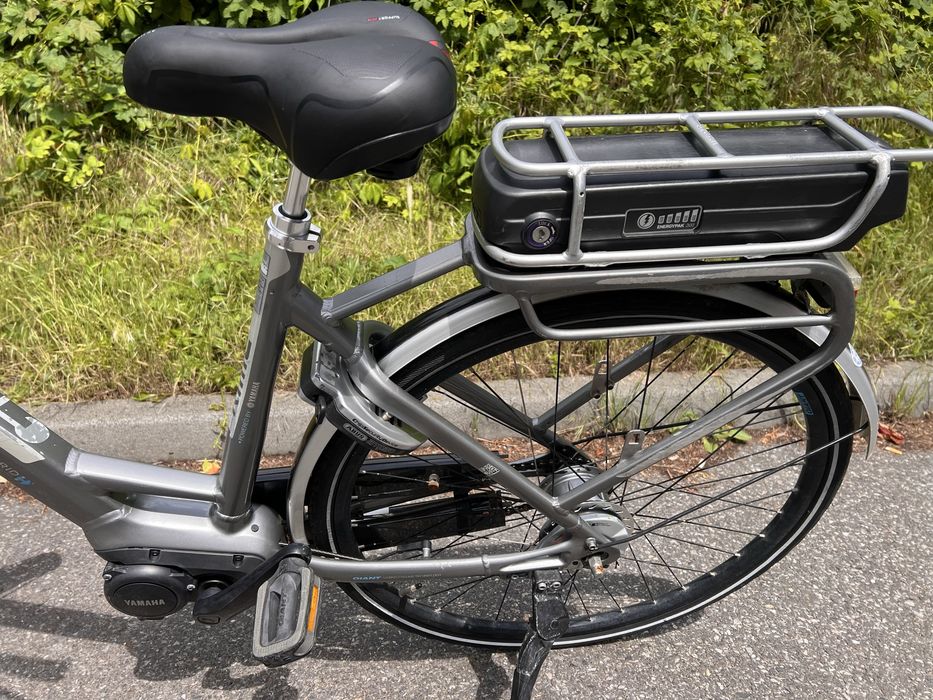 Rower elektryczny GIANT PRIME 400WH z silnikiem centralnym YAMAHA /A