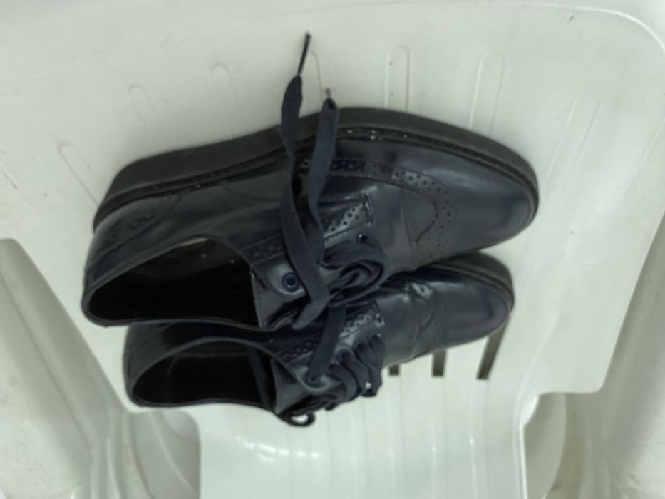 Sapatos clássicos . Marca Massimo Dutti