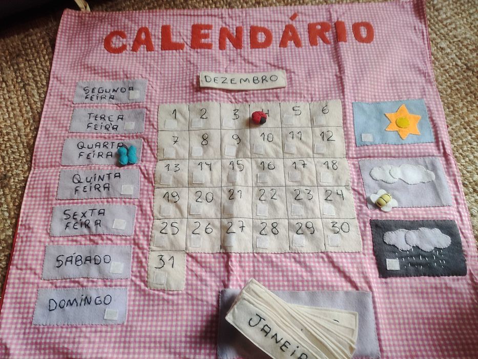 Calendário em tecido