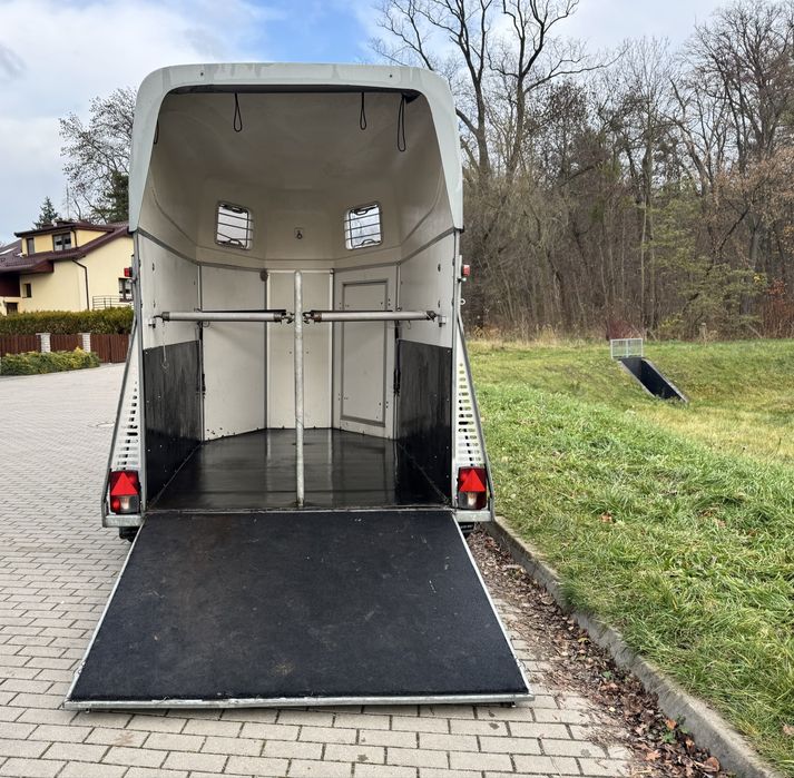 Przyczepa dwukonna Saris 2000DMC