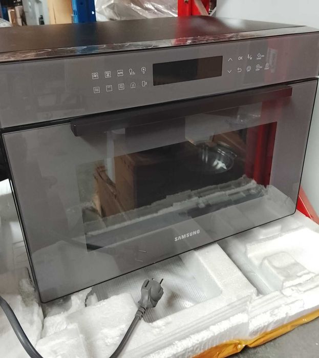 Forno de Micro-ondas com Convecção Samsung MW8000R