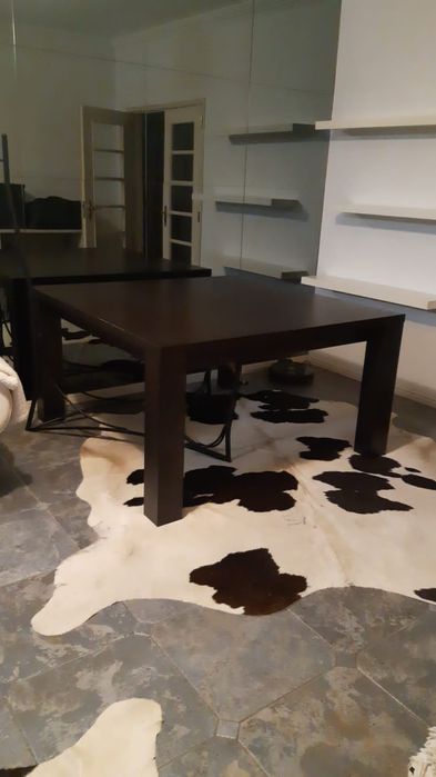 Mesa para utilização variada