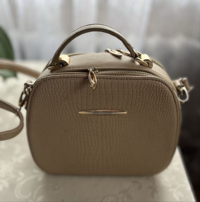 Стильна шкіряна сумка