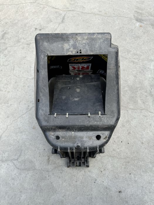 Lampa przyciemniana ze schowkiem aerox