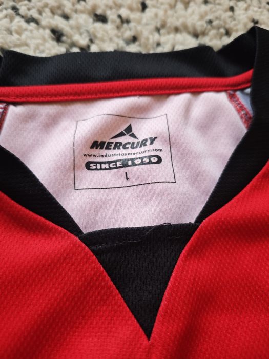 Lote 2 T-shirts Sportswear / Streetwear – FSBN Berlin (XL) + Mercury Nº1 (L)