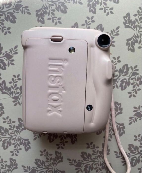 Фотоапарат Instax Mini 11