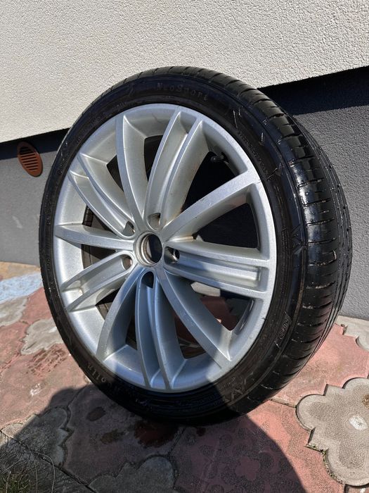 Продам колеса з дисками 225-40R18 низькопрофільні.