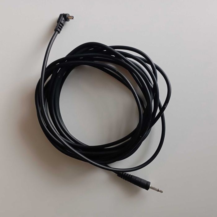 Фото спалах Mircopro MQ-300 і радіосинхронізатор.