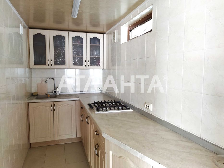 Будинок з басейном біля моря на 7 сотках