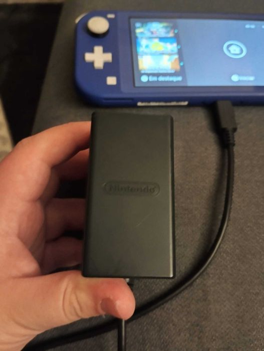 Nintendo Switch Lite com o jogo Fi.fa 24