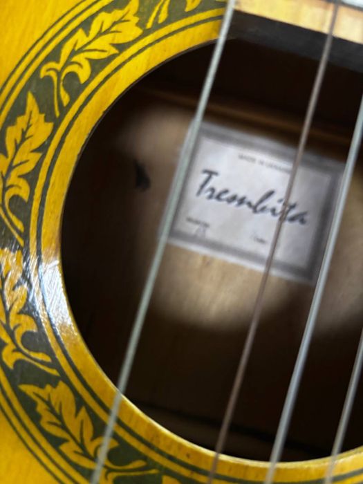 Гітара деревянна