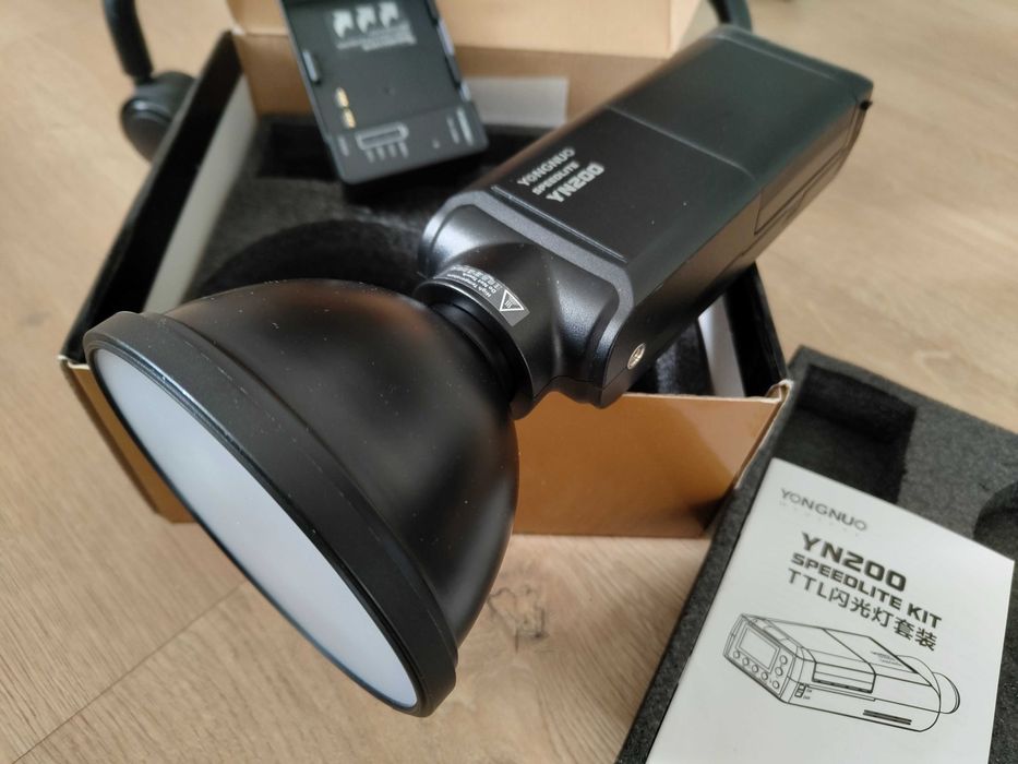 Flash YONGNUO YN200 (Cabeça de flash portátil)