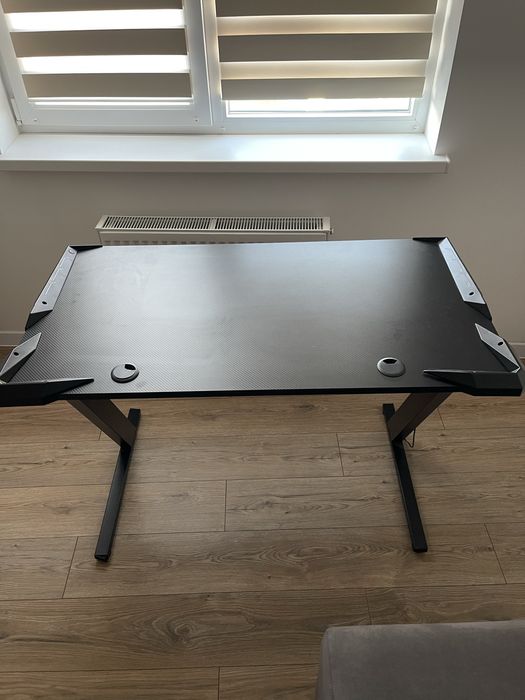 Продам компьютерный стол