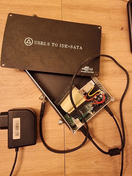 Caixa para discos rigidos