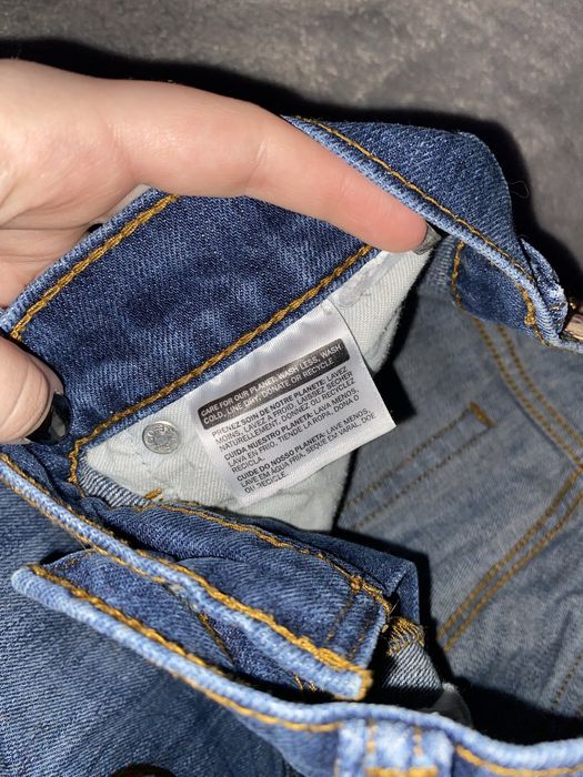 джинси левайс скині