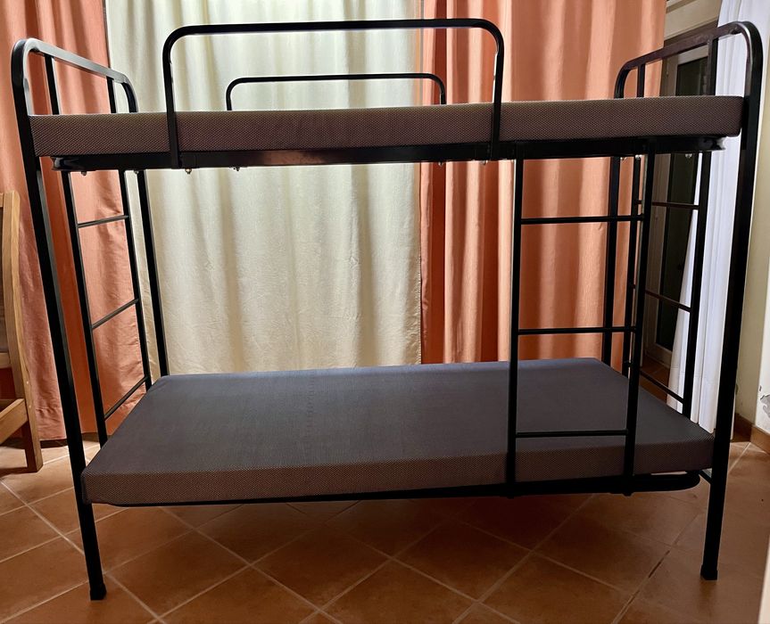 Beliche em ferro preto - 2-90*190 com colchoes