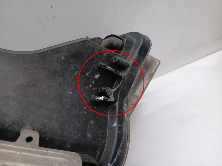 Ótica / farol esquerda BMW X6 (E71, E72)