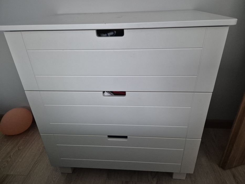 Lozeczko dzieciece z komoda