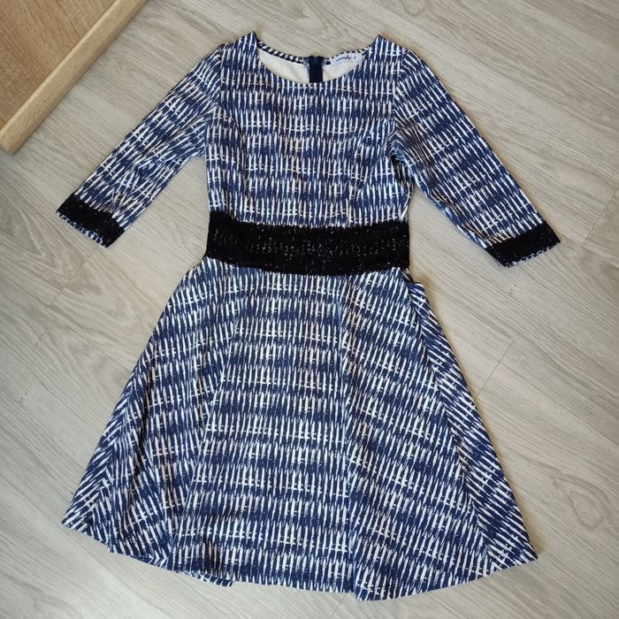 Sukienka  z koronką M