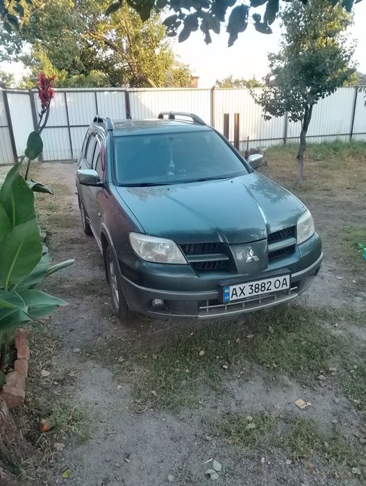 Продам Мицубиси аутлендер