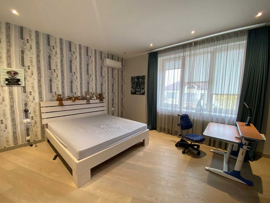 Шикарный дом с бассейном на Совиньоне