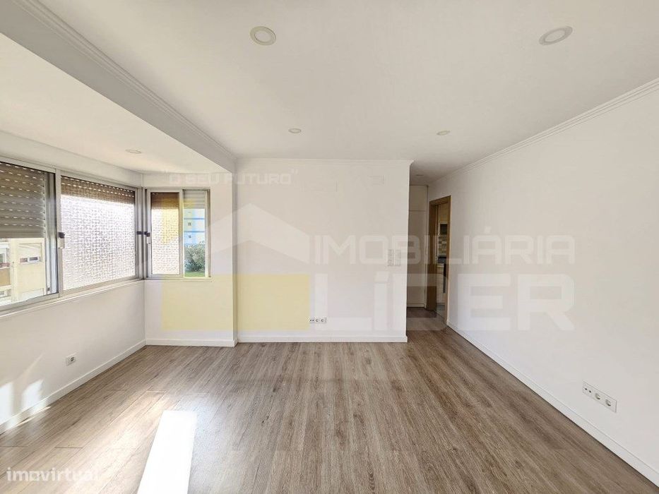 Oferta de Verão oferecemos a escritura.
Excelente Apartamento T3 m...