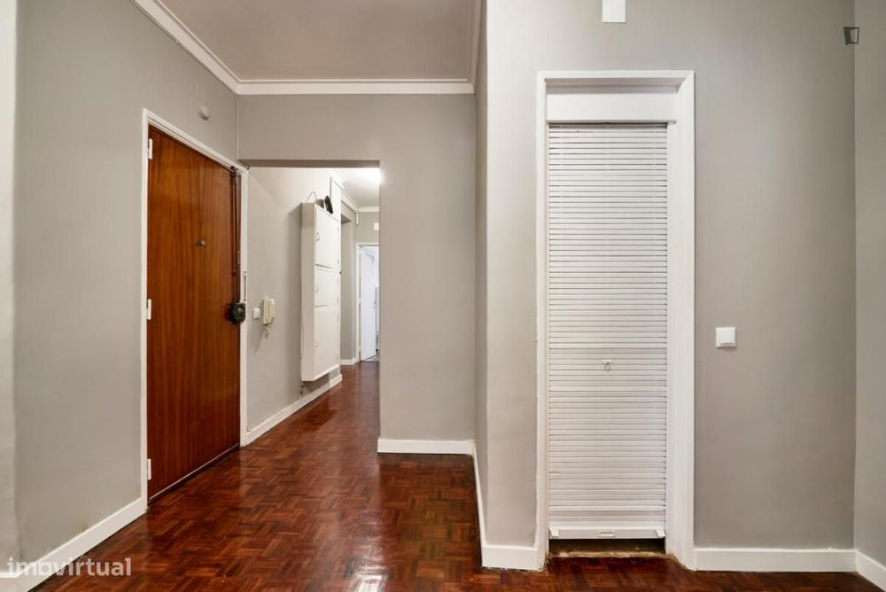 Quarto - localizado em Benfica Lisbon