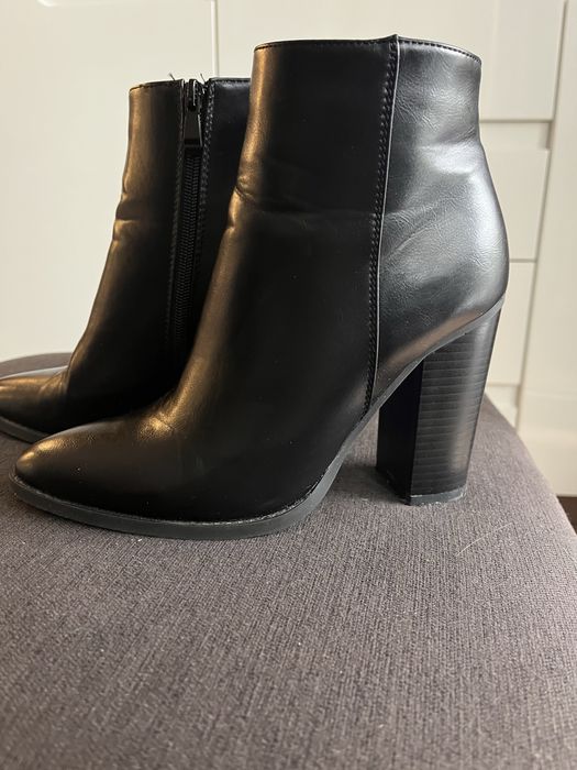 Sprzedam botki na słupku