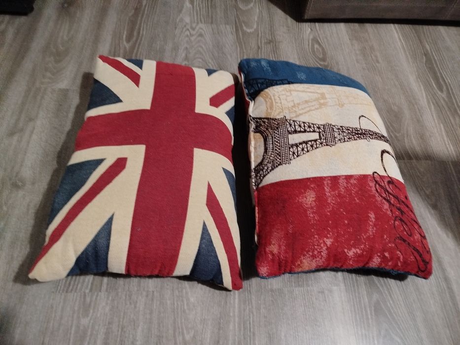 Duas almofadas temáticas França e Inglaterra