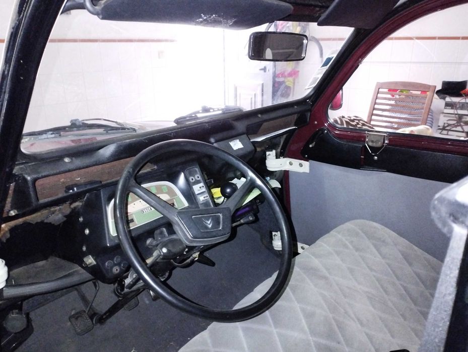 Citroen 2CV em muito bom estado