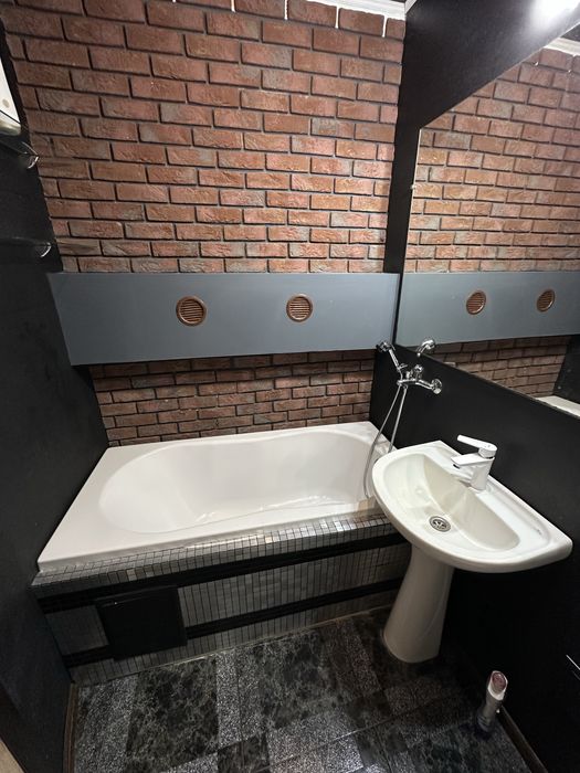 Затишна 2-кімнатна квартира на Подолі — довгострокова оренда!