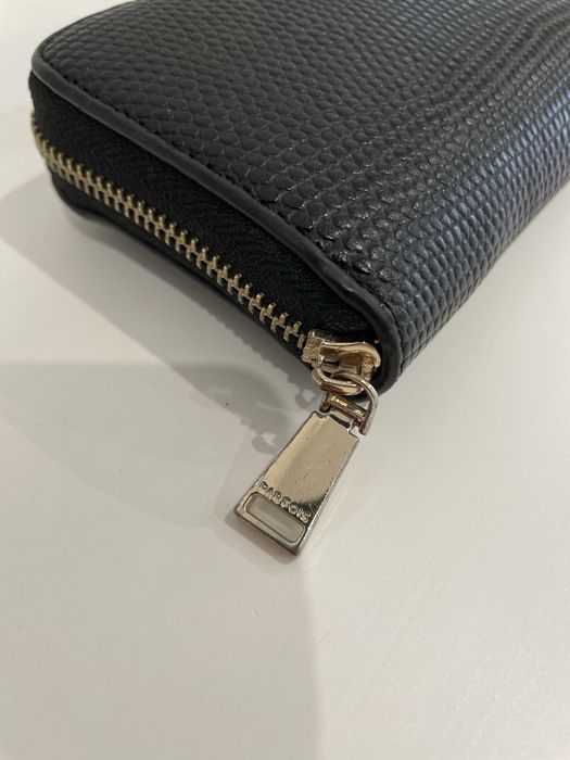 Carteira Preta com relevo