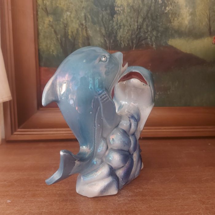 Figurka porcelanowa-ceramika Delfiny na fali