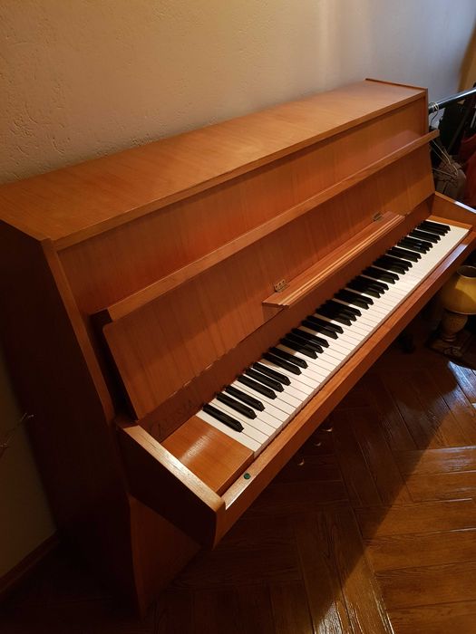 Sprzedam pianino Calisia