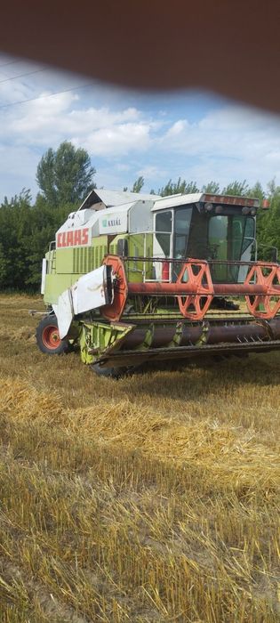 продам комбаїн зернозбиральний