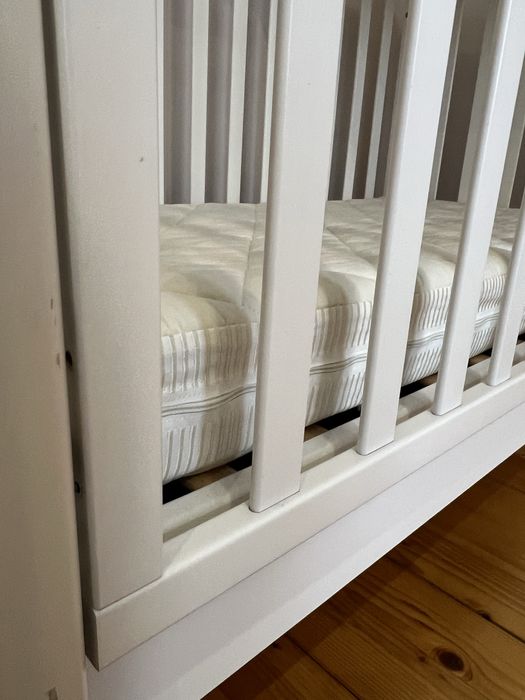 Дитяча кроватка ліжечко