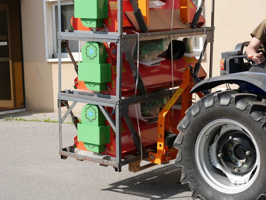 Porta-Paletes Traseiro D-700 carga 700kg Garfos Dobráveis-IVA INCLUÍDA